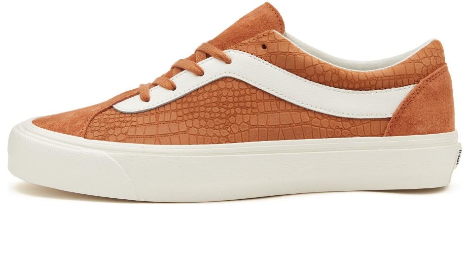 vans-classic-slip-on-brown-white-vn-0-a5-dyaamz