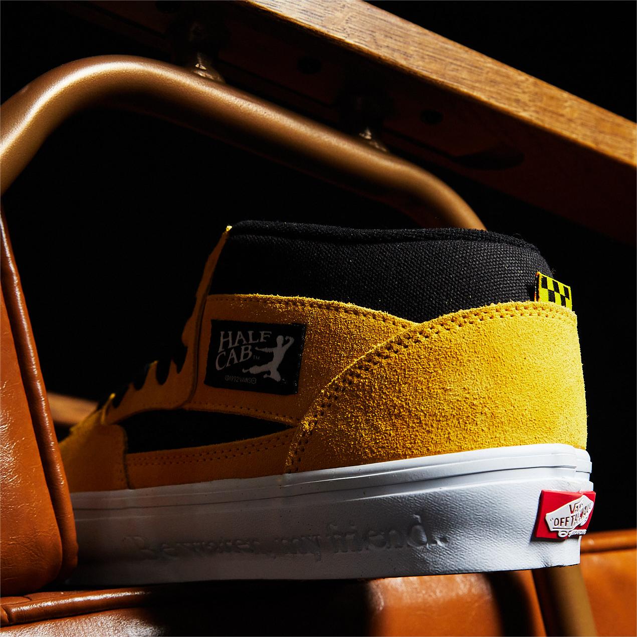 Sizing Vans Bruce Lee x Half Cab 'Amarillo Negro' VN0A5FCDY23(S-BOX)