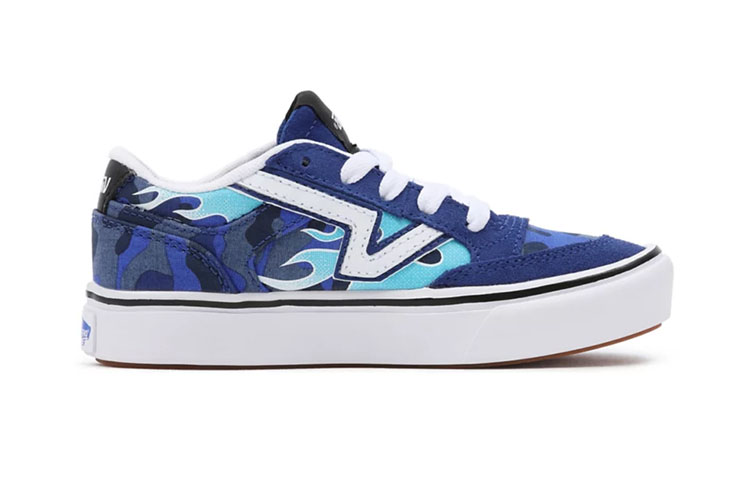 Order Vans Camo Flame Lowland Comfycush ''Blauw Wit Zwart'' VN0A5KRMABW