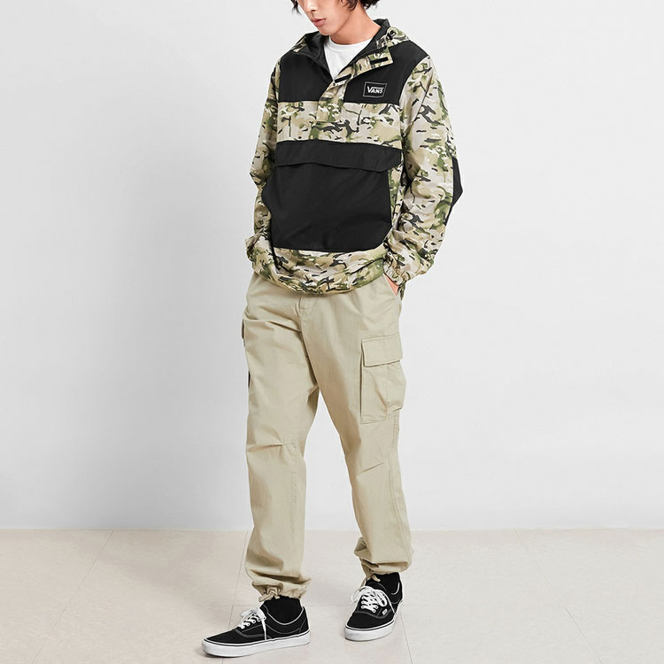 Shop Vans 迷彩拼接防風外套 迷彩色 VN0A4MLGW09
