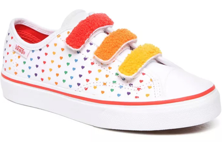 Lookbook Vans Chenille Style 23 V White VN0A4UI7WL1
