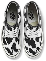 Vans 经典款男女鞋 Chukka 49 DX 黑/白色运动鞋 VN0A4BTI9GP Lookbook Vans 经典款男女鞋 Chukka 49 DX 黑/白色运动鞋 VN0A4BTI9GP