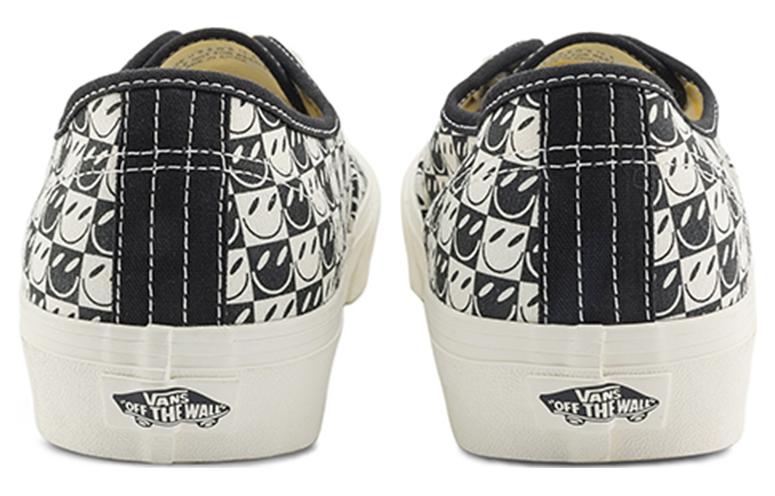 Lookbook Kasut Vans Classic Checkerboard Slip-On 'Hitam Putih' VN000BVWKIG