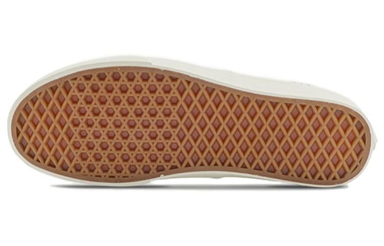 Shop Kasut Vans Classic Checkerboard Slip-On 'Hitam Putih' VN000BVWKIG