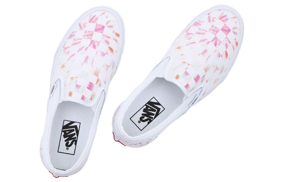 Shop Vans Classic Slip-On 'Aura Checkerboard Merah Jambu Putih' VN0A5JLXWHT