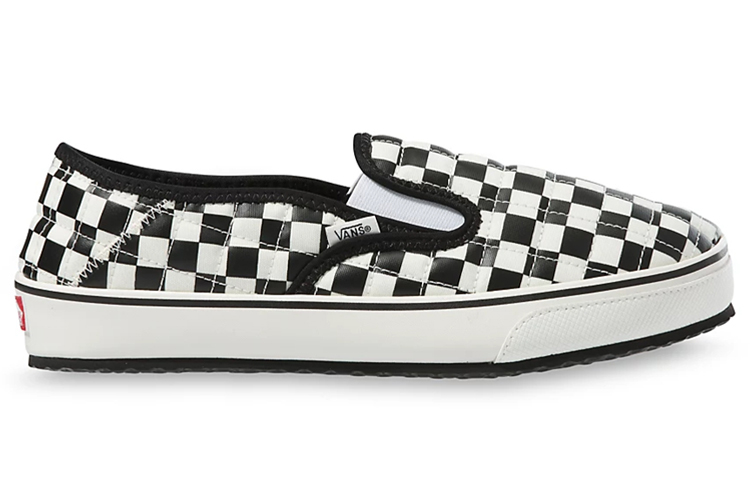 Lookbook Vans Classic Slip-On ''Noir Blanc'' VN0A4UWOIB8