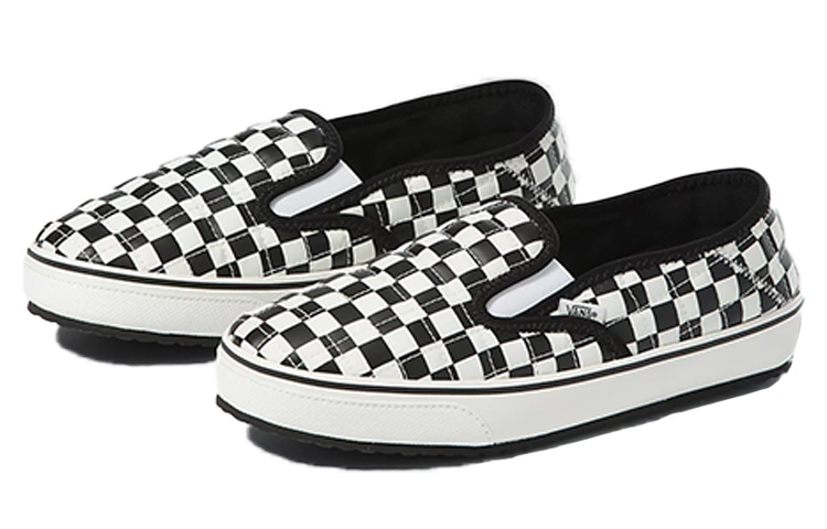 Shop Vans Classic Slip-On ''Noir Blanc'' VN0A4UWOIB8