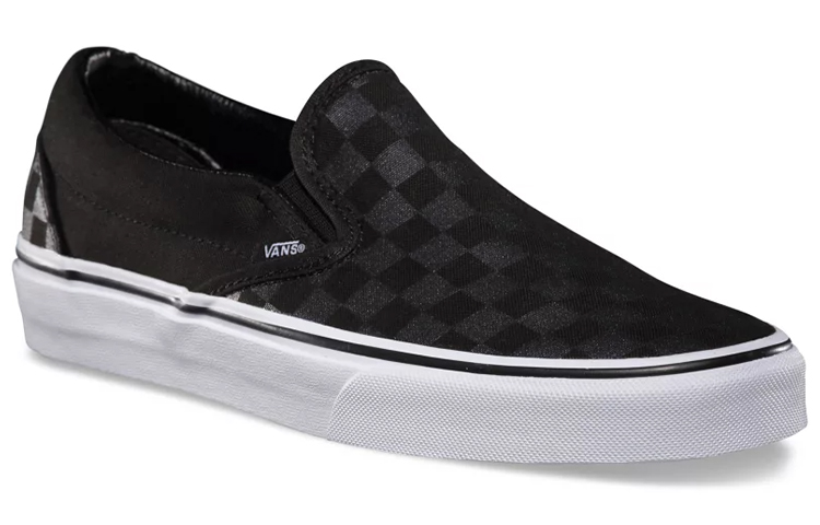 Shop Vans Classic Slip-On 'Checkerboard - Hitam' VN000EYE276