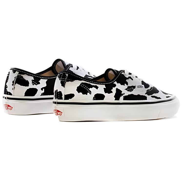 Lookbook Vans Slip-On Klasik 'Corak Lembu' VN0A3VC0497