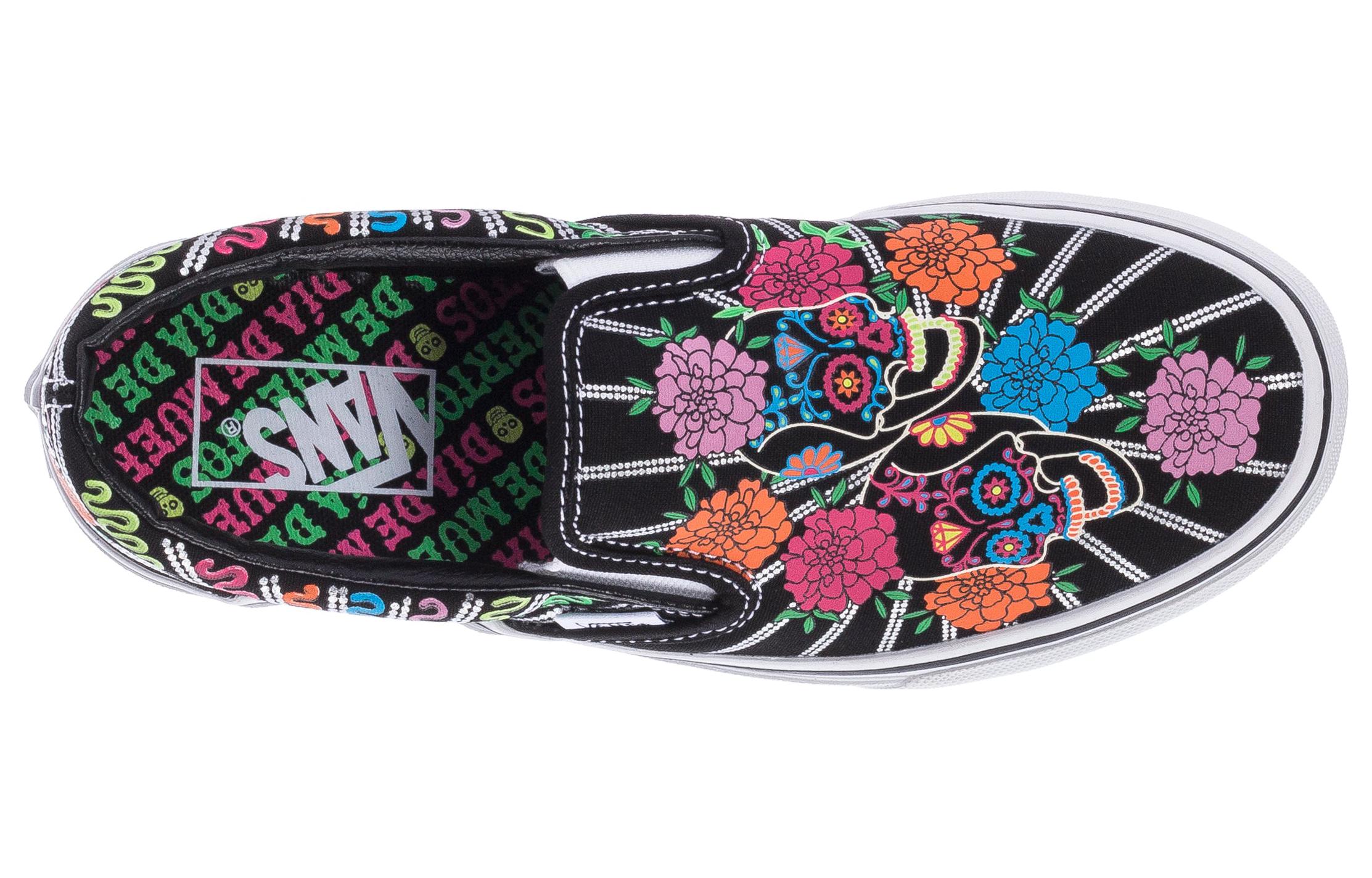 Shop ヴァンズ スリッポン「死者の日 花柄」 VN0A5JMHBMW