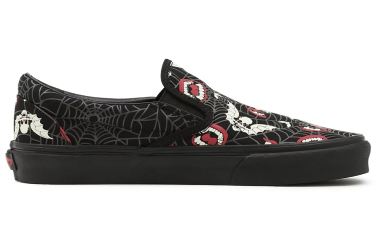 Order Vans Classic Slip-On 'Glow Frights' Edisi Hantu Bersinar VN000XG88MG