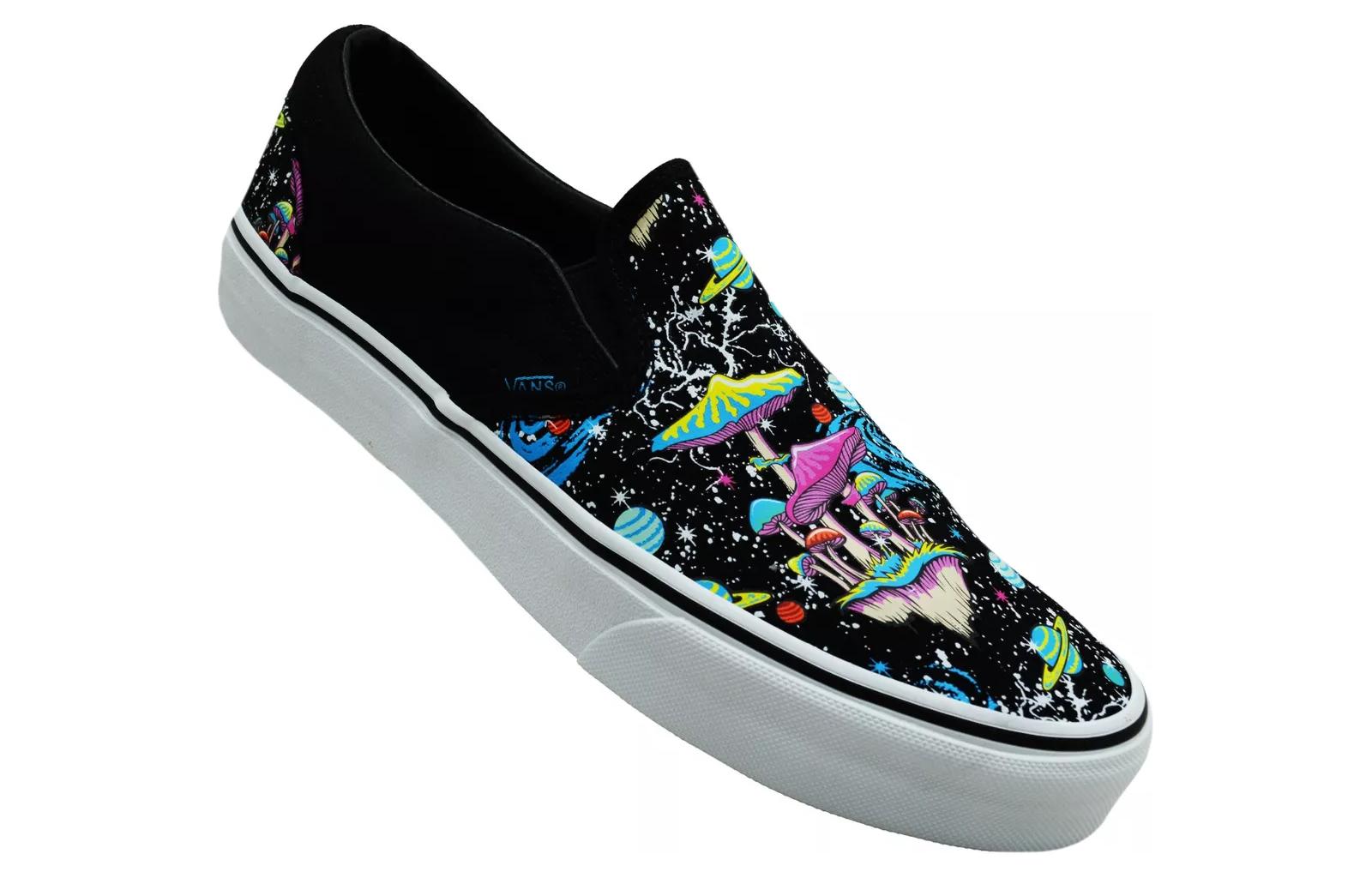 Lookbook Vans Classic Slip-On 'Glow In The Dark - Ruang Psikedelik' VN0009Q76BT
