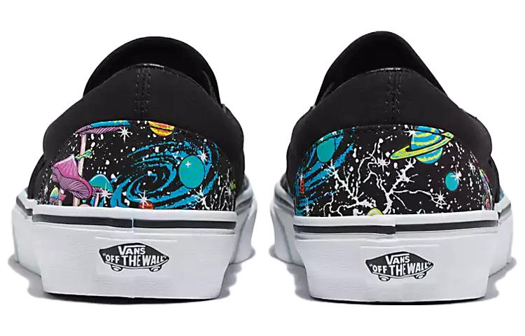 Shop Vans Classic Slip-On 'Glow In The Dark - Ruang Psikedelik' VN0009Q76BT