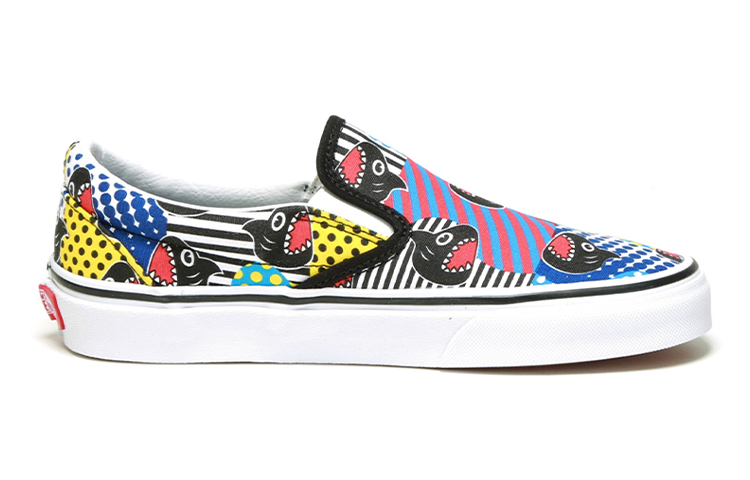 Order Vans Classic Slip-On 'Shark Week' Lelaki/Wanita VN0A4BV3V9D