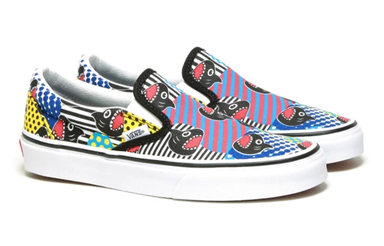Lookbook Vans Classic Slip-On 'Shark Week' Lelaki/Wanita VN0A4BV3V9D