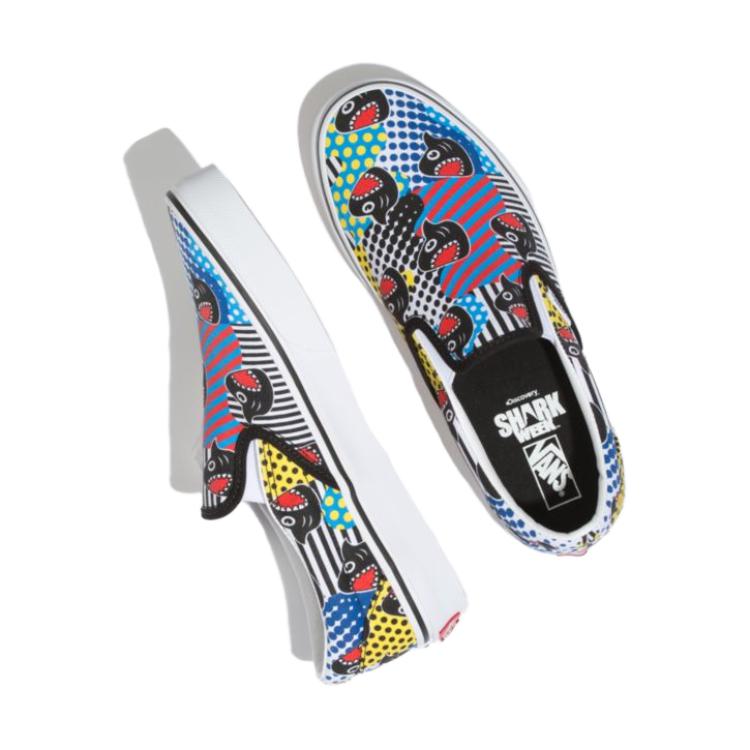 Shop Vans Classic Slip-On 'Shark Week' Lelaki/Wanita VN0A4BV3V9D