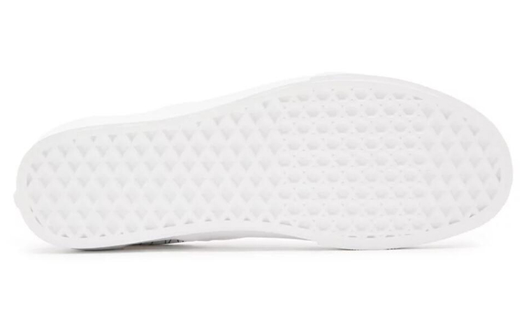 Shop Vans クラシックスリッポン U-ペイント (ホワイト) VN0A33TB9I9