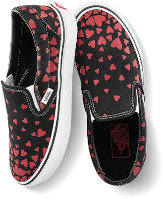 Vans クラシックスリッポン "バレンタインハート" VN0A33TB45L Shop Vans クラシックスリッポン "バレンタインハート" VN0A33TB45L