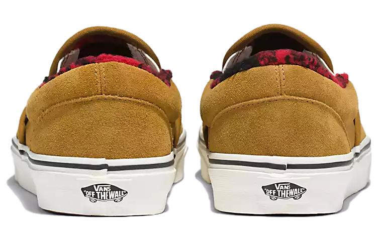 Shop Vans Classic Slip-On Cozy Hug 'Coklat' VN0009Q71M7