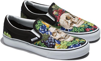 Vans Classic Slip-On Buah Skull 'Hitam Multi' VN0A7Q5DY28 Lookbook Vans Classic Slip-On Buah Skull 'Hitam Multi' VN0A7Q5DY28