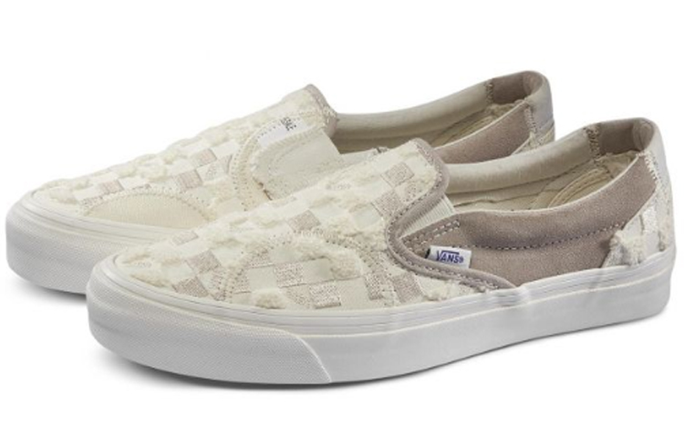 Shop Vans经典便鞋LX“拼贴包-鹰嘴豆泥” VN0A45JXVM2