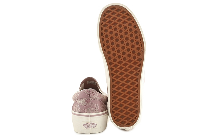 Shop Vans Classic Slip-On Platform ''Satin Paisley - Malva'' VN00018EU82