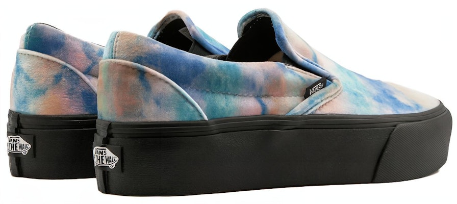 Vans经典平台懒人鞋'天鹅绒染色' VN0A3JEZQ6E Shop Vans经典平台懒人鞋'天鹅绒染色' VN0A3JEZQ6E