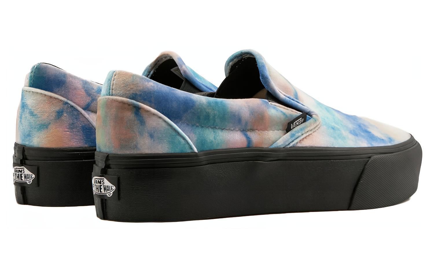 Shop Vans Classic Slip-On Plateforme ''Velours Tie-Dye'' VN0A3JEZQ6E
