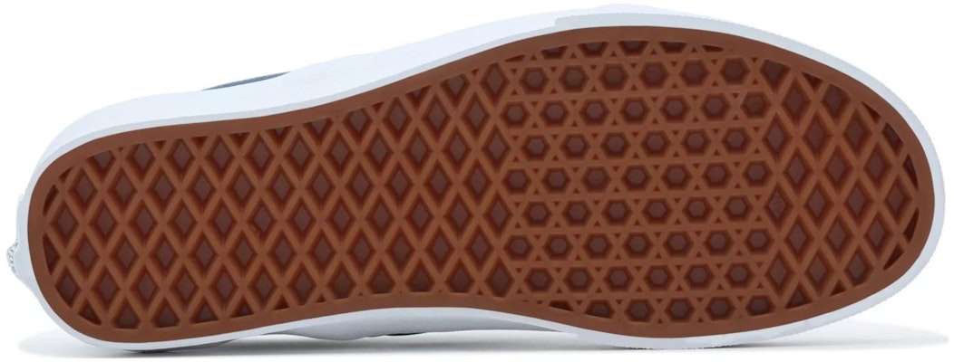 Vans クラシックスリッポン (ブルー) VN0A7Q5DTEA Shop Vans クラシックスリッポン (ブルー) VN0A7Q5DTEA