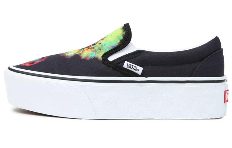 Buy ヴァンズ クラシックスリップオン スタックフォーム 黒/オレンジ VN0A7Q5RBML