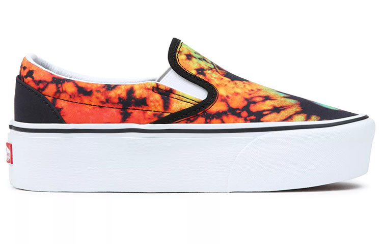 Order ヴァンズ クラシックスリップオン スタックフォーム 黒/オレンジ VN0A7Q5RBML