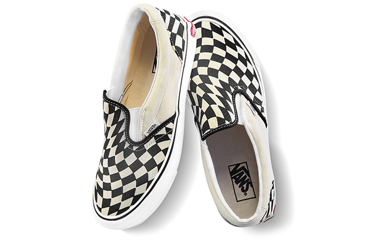 Shop Vans Classic Slip-On Twist ''Warp Checker'' Scarpe VN0A4UUD1MK