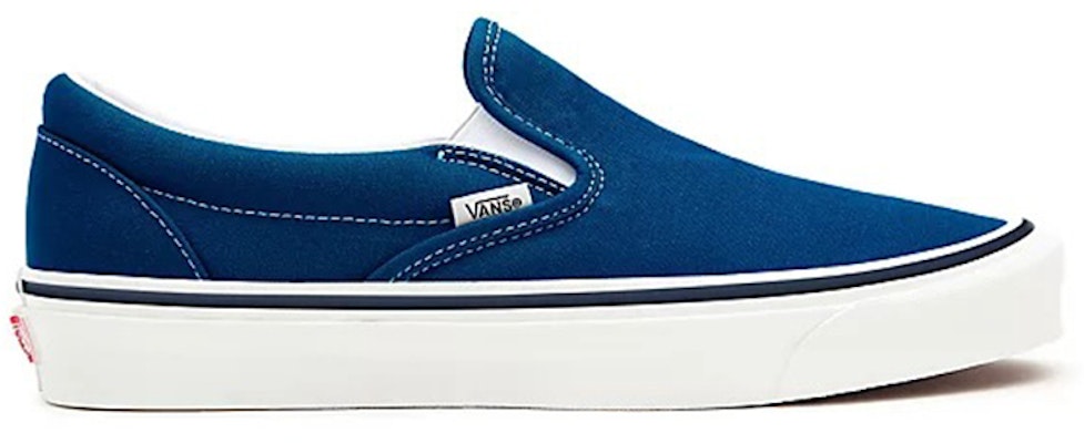 Vans Kasut Slip-on 'Biru Putih' VN0A3CST089 Order Vans Kasut Slip-on 'Biru Putih' VN0A3CST089