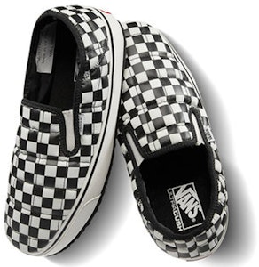 Vans 经典黑白滑板鞋 VN0A3TKRKAG Shop Vans 经典黑白滑板鞋 VN0A3TKRKAG