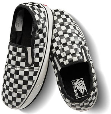 Vans Slip On Klasik 'Hitam Putih' VN0A3TKRKAG Shop Vans Slip On Klasik 'Hitam Putih' VN0A3TKRKAG