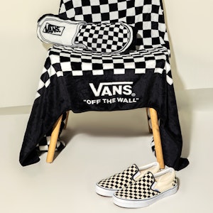 Vans Classic Slip-On 'Permaidani Corak Kotak-kotak' VN000EYEBWW(S-BOX) Sizing Vans Classic Slip-On 'Permaidani Corak Kotak-kotak' VN000EYEBWW(S-BOX)