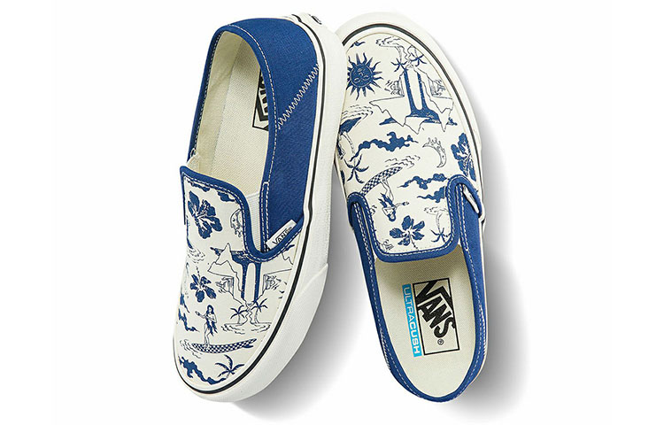 Shop Vans蓝白滑板鞋男女款印花一脚蹬经典休闲鞋 VN0A5HYQAXV