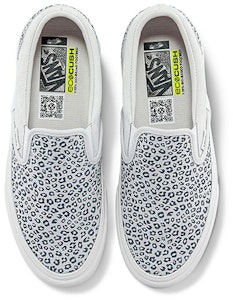 Vans クラシックスリッポン VR3 LX 黒白 VN0005VN5DV Lookbook Vans クラシックスリッポン VR3 LX 黒白 VN0005VN5DV