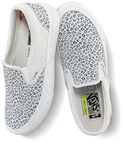 Vans Classic Slip-On VR3 LX 'Hitam Putih' VN0005VN5DV Shop Vans Classic Slip-On VR3 LX 'Hitam Putih' VN0005VN5DV