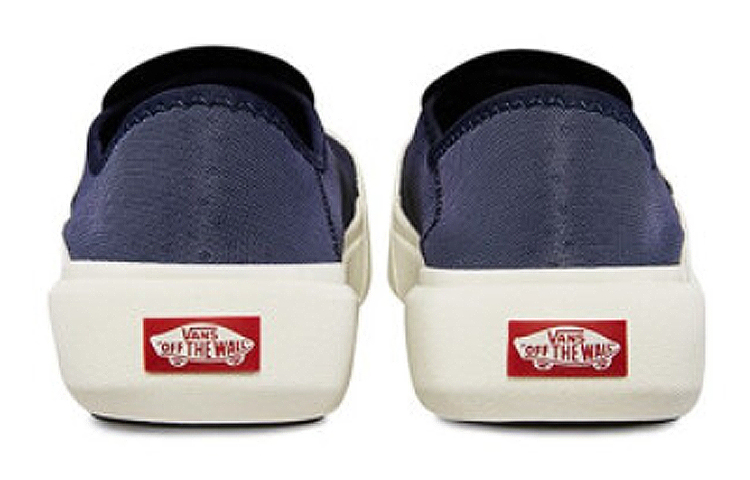 Shop Vans Authentic 防滑減震 低幫 滑板鞋 男款 深藍