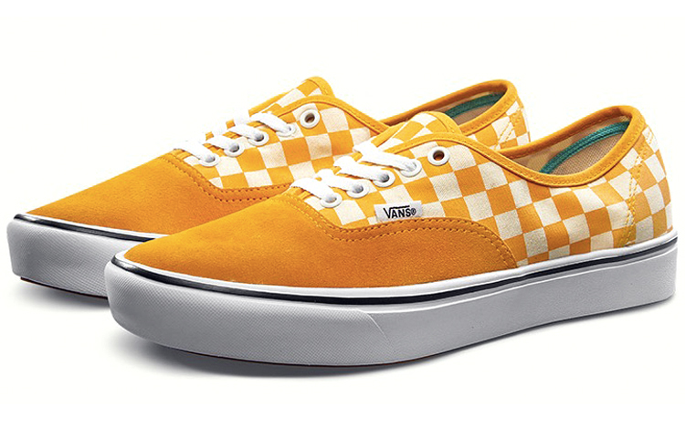 Shop Vans ComfyCush Authentic '棋盘格金花黄' 运动鞋 VN0A3WM7VNC