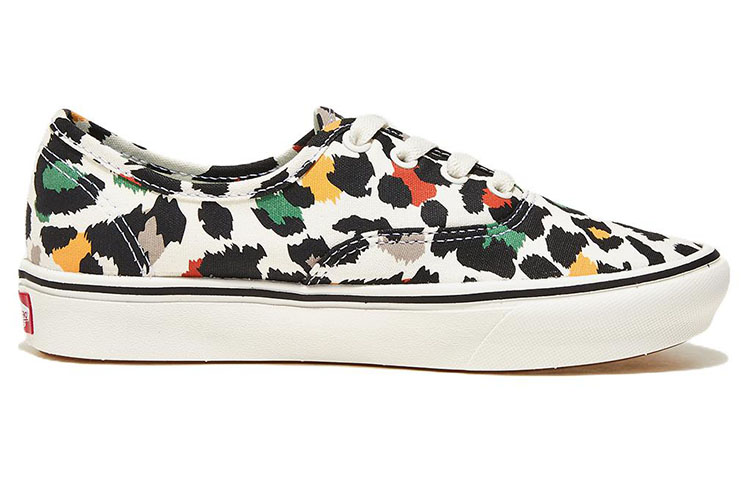 Order Vans ComfyCush Authentic 'Putih Hitam' VN0A3WM7BML