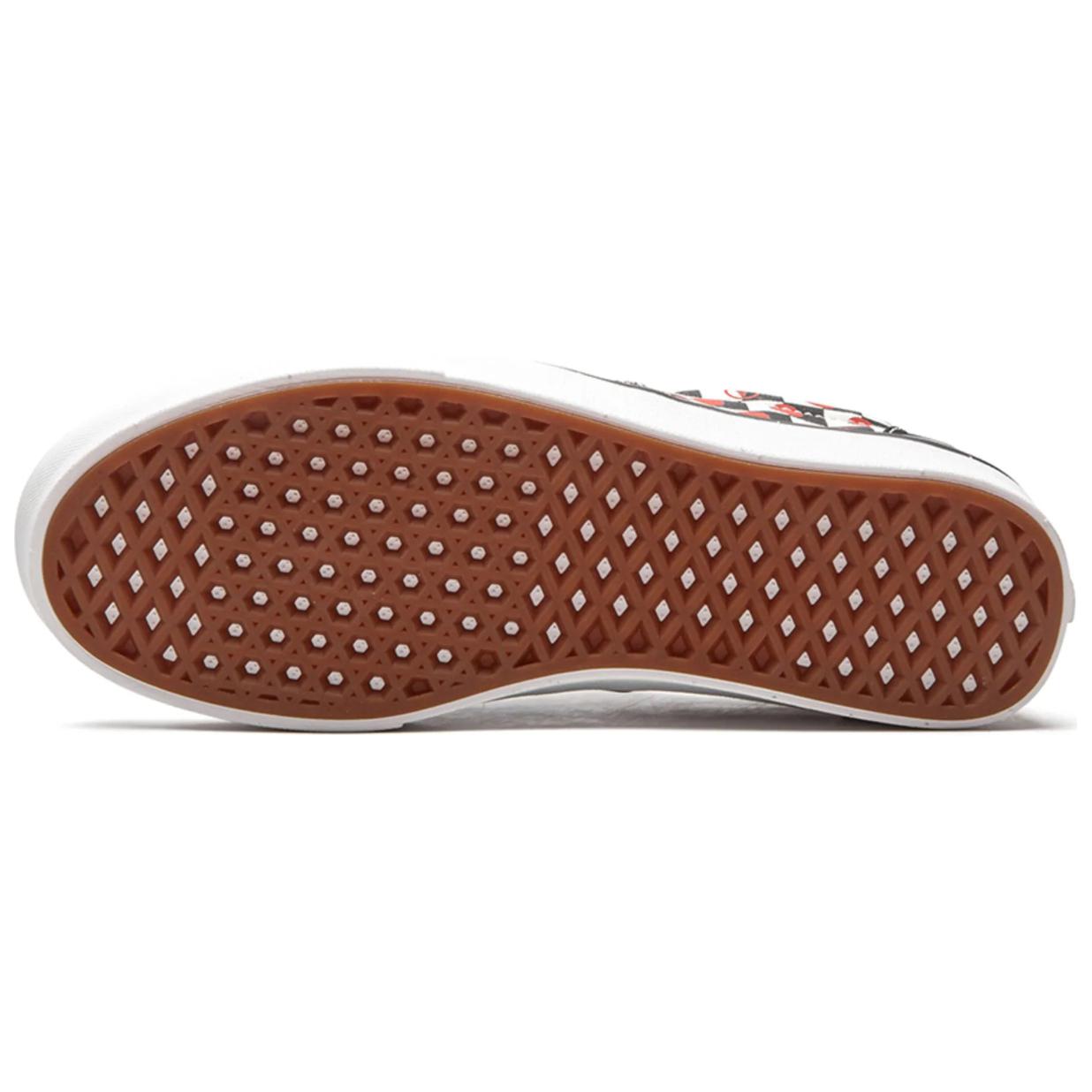 Shop Vans ComfyCush Era 'Hitam Putih Merah' VN0A3WM948M