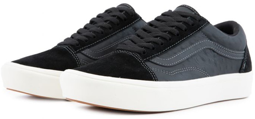 Vans Comfycush Old Skool 'Hitam Biru' VN0A3WMA2QF Lookbook Vans Comfycush Old Skool 'Hitam Biru' VN0A3WMA2QF
