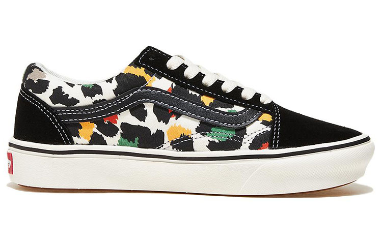 Order Vans Comfycush Old Skool 'Hitam Hijau' VN0A5DYCBML