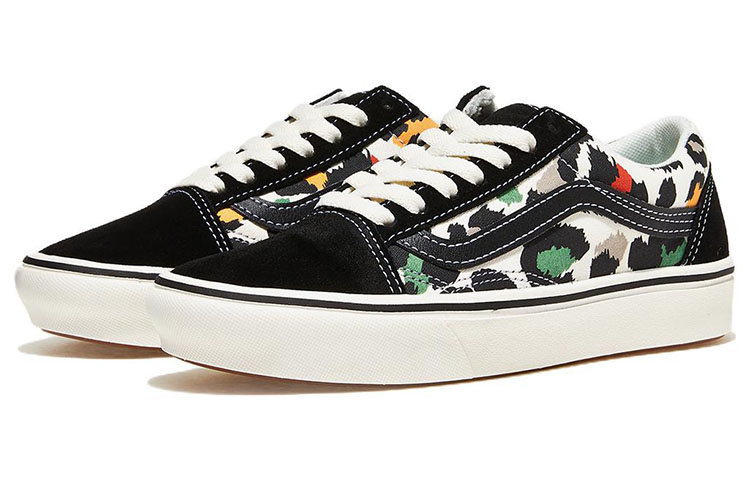 Lookbook Vans Comfycush Old Skool 'Hitam Hijau' VN0A5DYCBML
