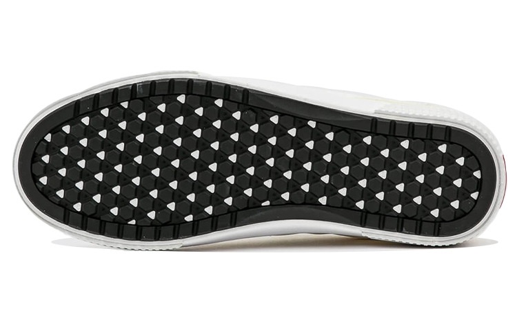 Shop Vans Comfycush Old Skool “Track Pack - 棉花糖”款式鞋 VN0A5DY19L0
