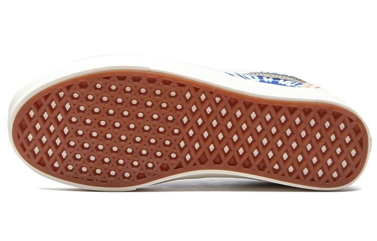 Shop バンズ コンフィクッシュ オールドスクール タイダイ 青白 (71 characters) VN0A3WMA1S1