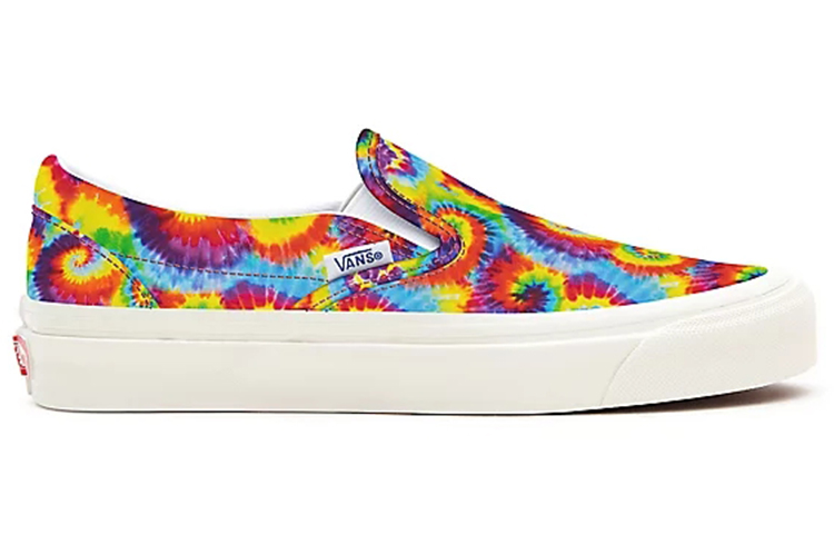 Order Vans Comfycush Slip-on Multi-Color VN0A3CST028