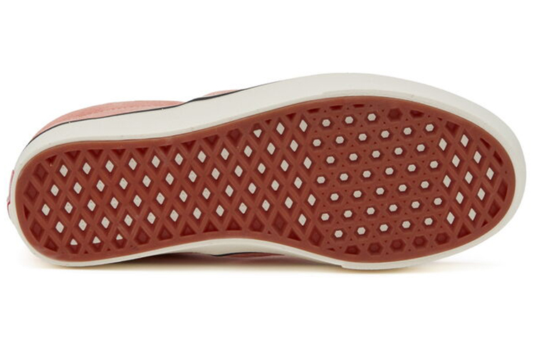 Shop ヴァンズ コンフィクッシュ スリッポン ピンク VN0A3WMD4CW